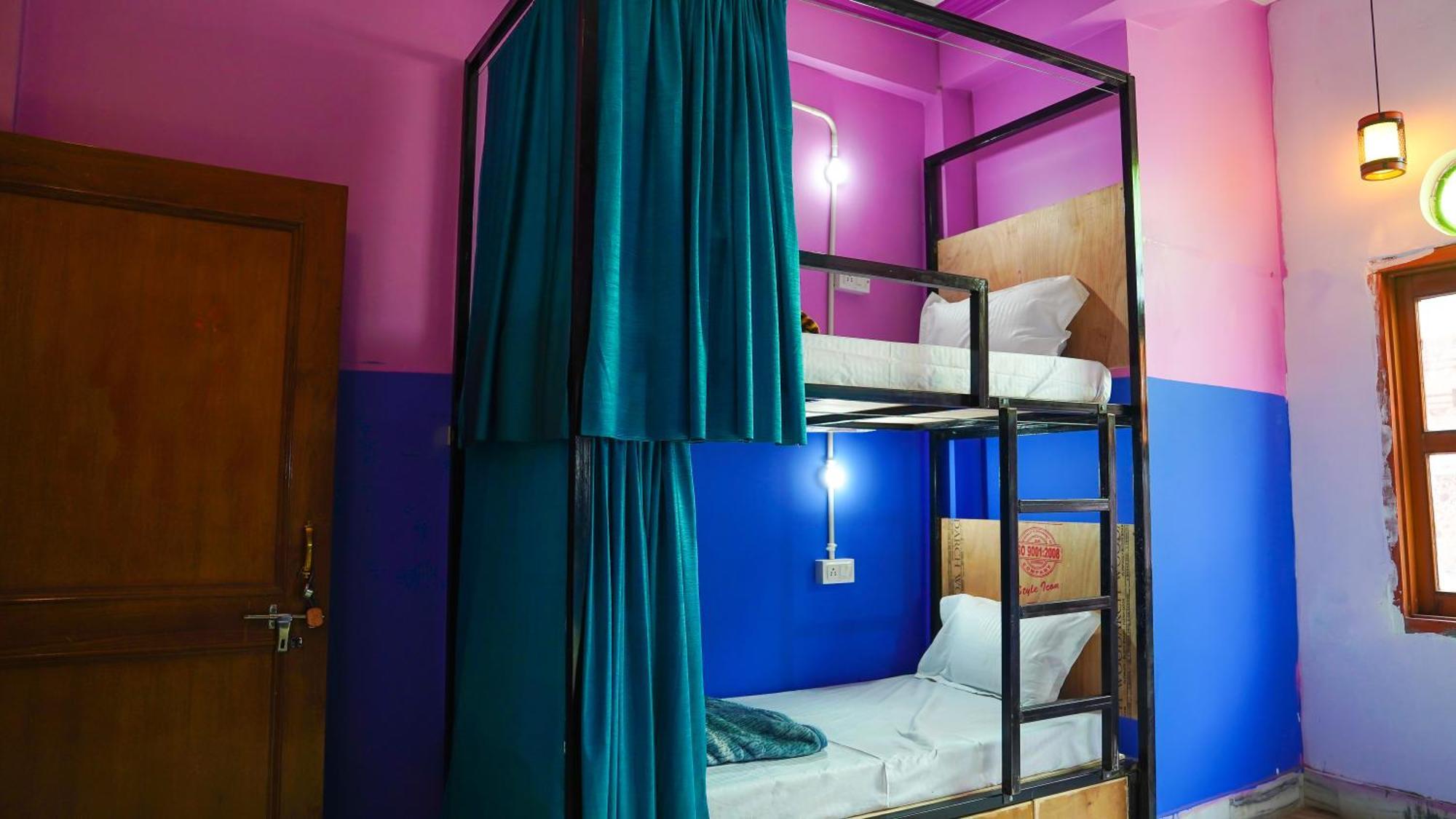 Safar Hostel พุชการ์ ภายนอก รูปภาพ